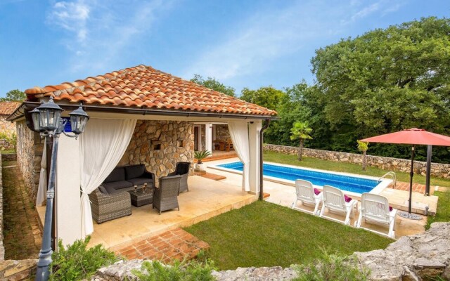 Amazing Home in Gostinjac With Wifi and 3 Bedrooms