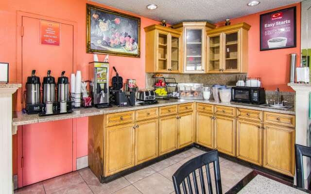 Econo Lodge Atlanta Airport East