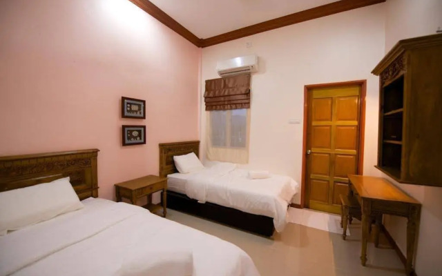 Pak Raja Villas