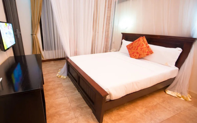 Ci'Sand Suites Hotel