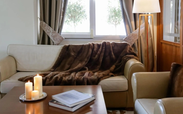 Chloe Hotel