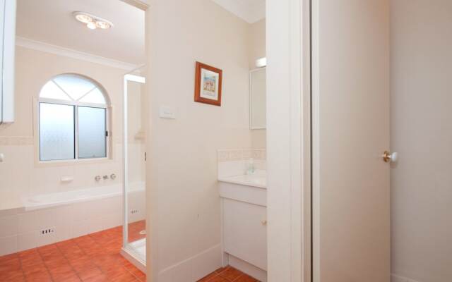 Robinson Street, Sandcastles, Townhouse 21, 23