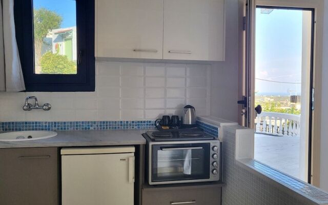 Hermes Korifi Suites Private Apartment