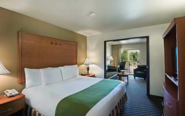 Oxford Suites Yakima