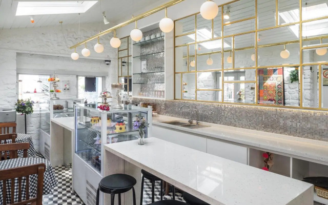 Delight Deluxe Hotel and Spa