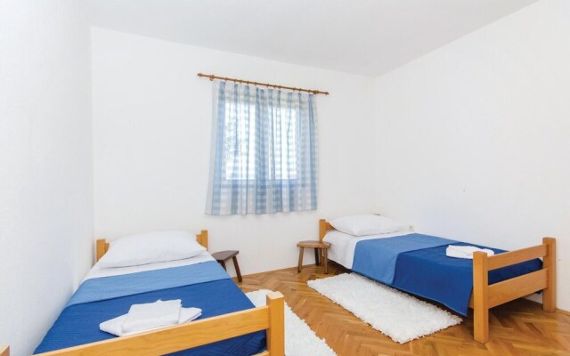 Awesome Home in Solin with WiFi, 8 Bedrooms & Hot Tub