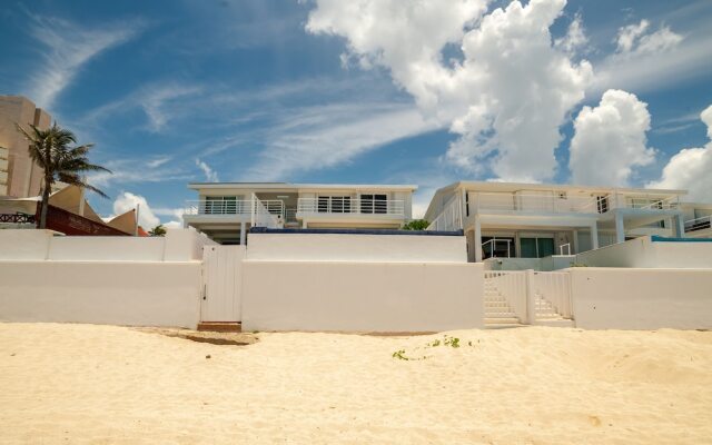 Private pool in beach front Villa