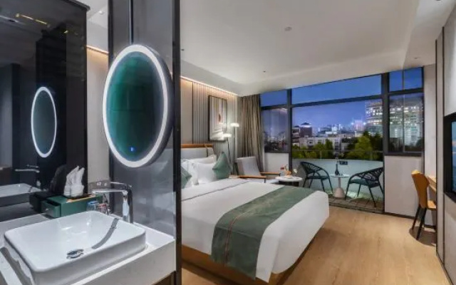 ELong Xicheng International Hotel(Haiya Colorful City Tongle South Subway Station Store） – Guest Rooms – Shenzhen
