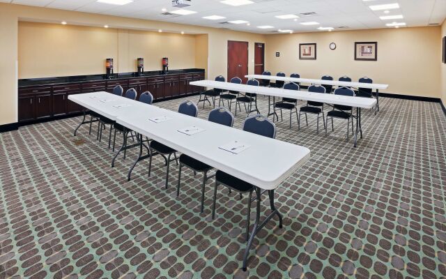 Hampton Inn and Suites Dumas