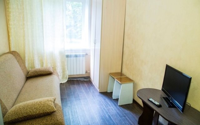 Apartment on Metallurgov 41