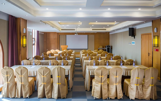 Vienna Hotel (Xiantao Huanggong) – Business – Xiantao