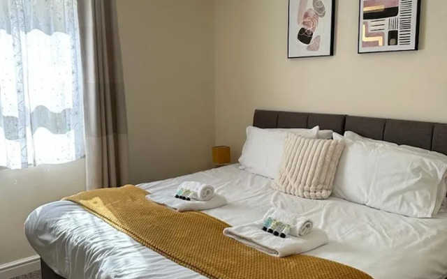 Lovely 2-bed Apartment in Stroud