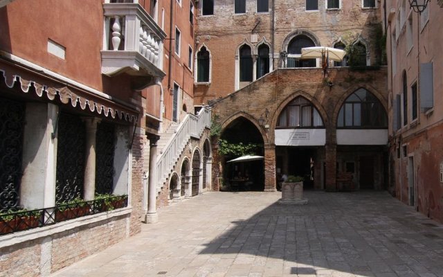 Al Palazzo Lion Morosini