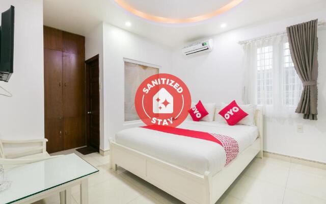 OYO 652 Monaco Hotel (Vaccinated Staff)