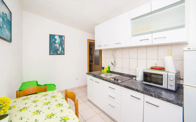 Apartments Bratus