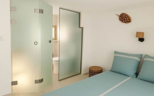Milolithos Sunkissed Getaway Seaside Pool Escape