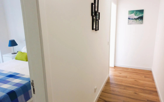 white pearl apartment central confy spacious