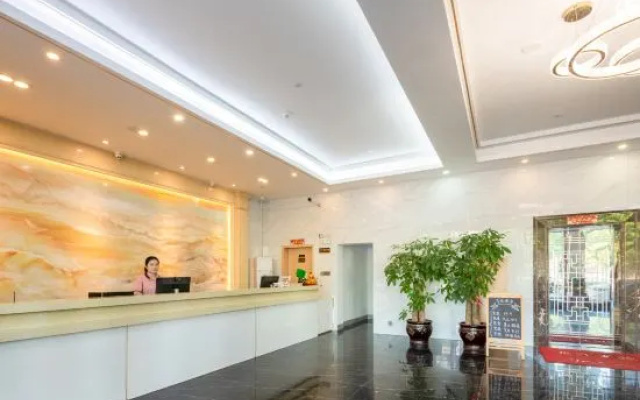 Fanhua Hotel (Zhanjiang World Trade Building No.5 Middle School) – Lobby – Zhanjiang