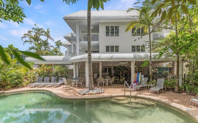 Port Douglas Outrigger Holiday Apartments