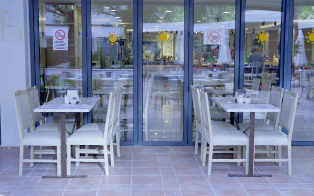 Club Aqua Plaza