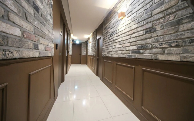 Masan First Class Hotel