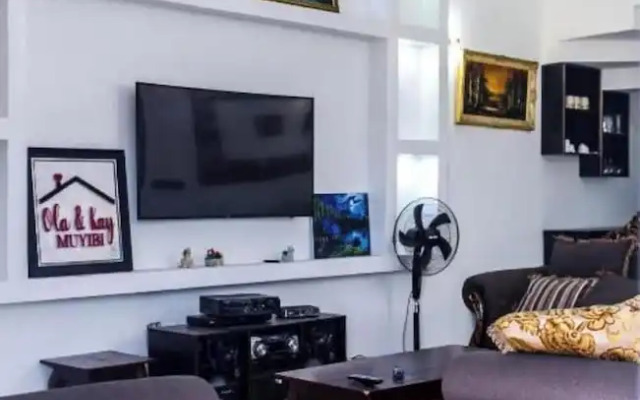 Luxurious Awoyaya Apartment With Private Pool and Garden