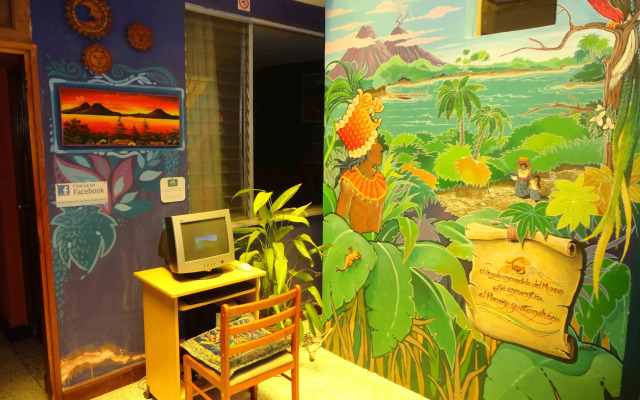 Hostal Los Volcanes - Hostel
