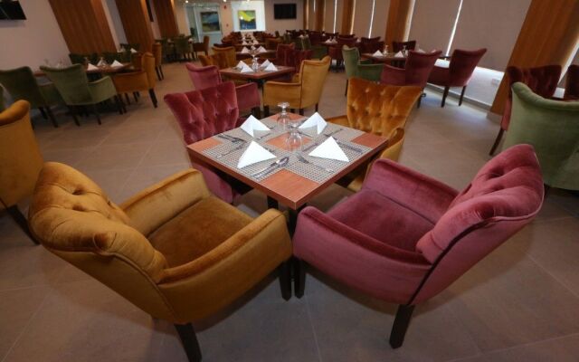 Hotel Name Samawer by Wynndham Amman Hotel