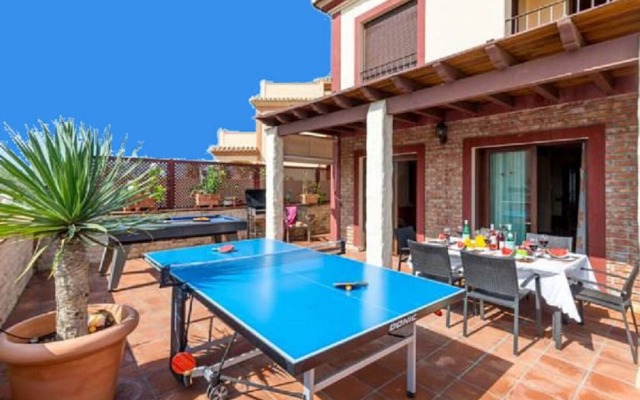 1033 Villa Laura