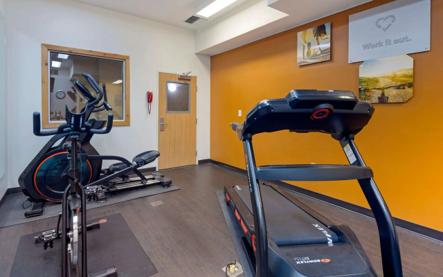 Comfort Suites Anchorage International Airport
