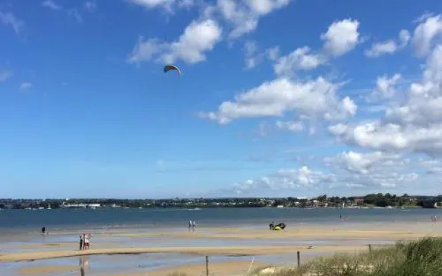 Convenient, Bright and Affordable 2 Bedroom Unit