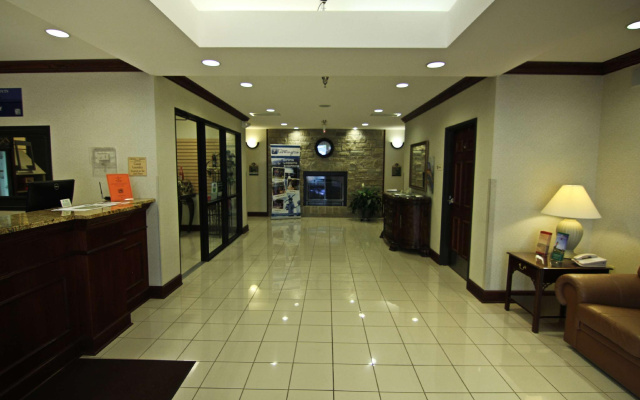 Crown Pointe Lodge, BW Signature Collection