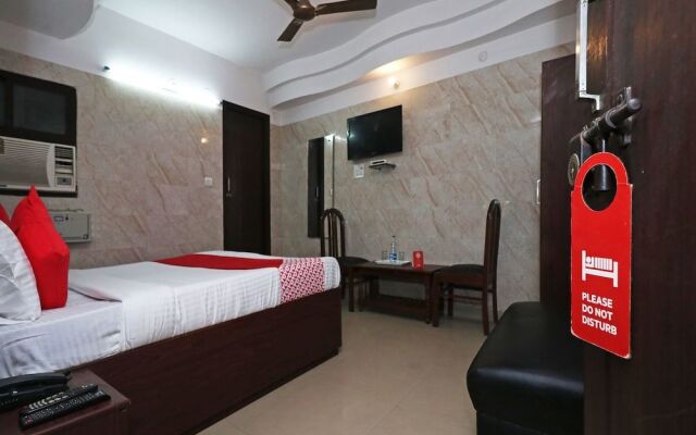 OYO 19004 Hotel Gagan