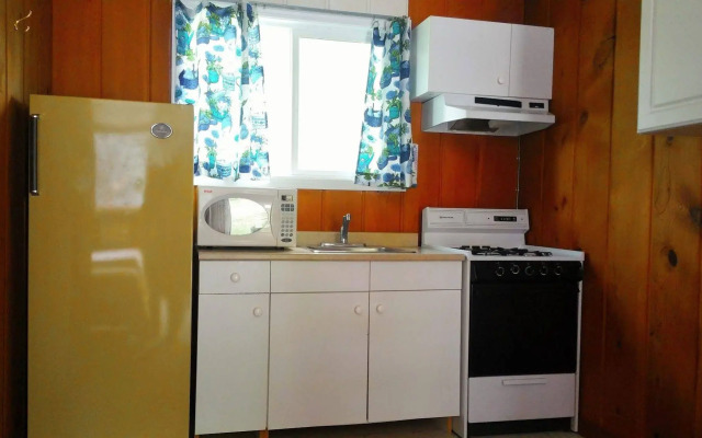 Boundary Creek Motel and RV Park