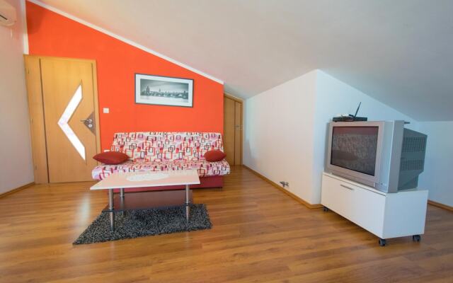 Apartments Mladenka