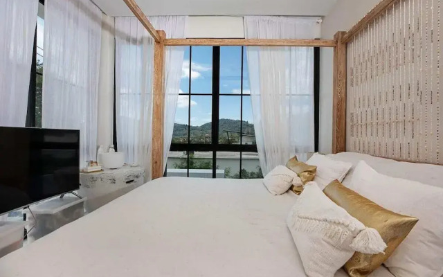 Mediterranean-Asian 3BR Villa Cristina