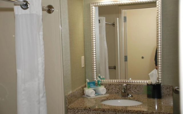 Holiday Inn Express & Suites Covington by IHG