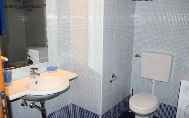 Beachfront Colourful Flat With Swimming Pool