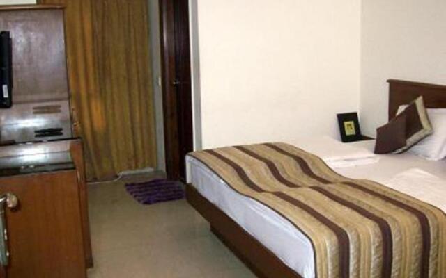 Hotel Chanchal Deluxe