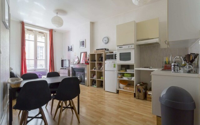 Charming 3 Room Apartment - Lyon