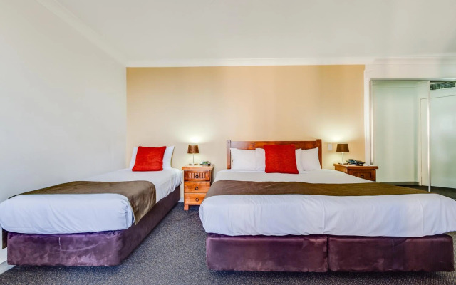 Central Hillcrest Apartment Hotel