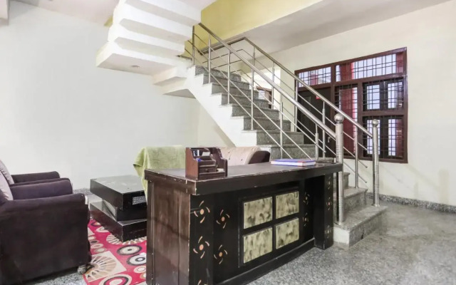 Oyo 84164 Nayra Residency(Grg2381)