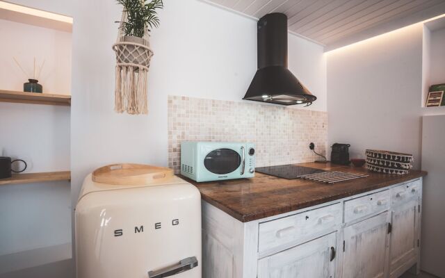 Azenhas do Mar West Coast Design & Surf