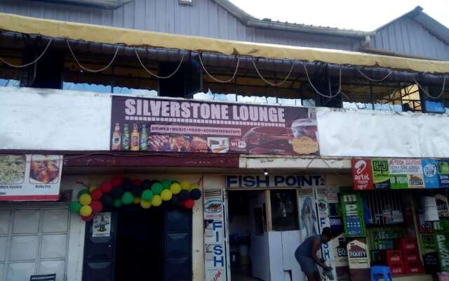 Silverstone Park Bar & Guest House