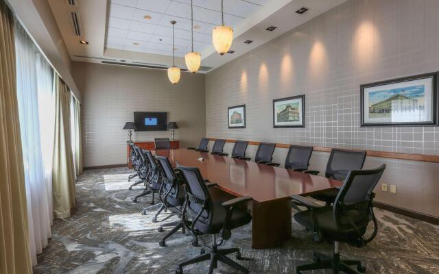 DoubleTree by Hilton Bay City - Riverfront
