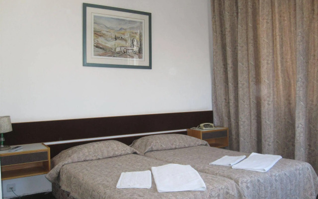 Rivoli Hotel