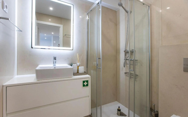 City Center 2BR Flat w/ AC by LovelyStay