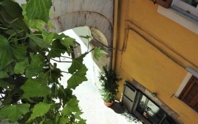 Arco Della Neve Guest House