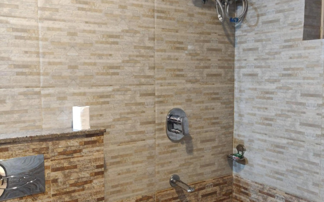 Pool View Apartment - Sunshine By Leela Homes