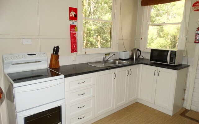 Tuckers Rocks Cottage